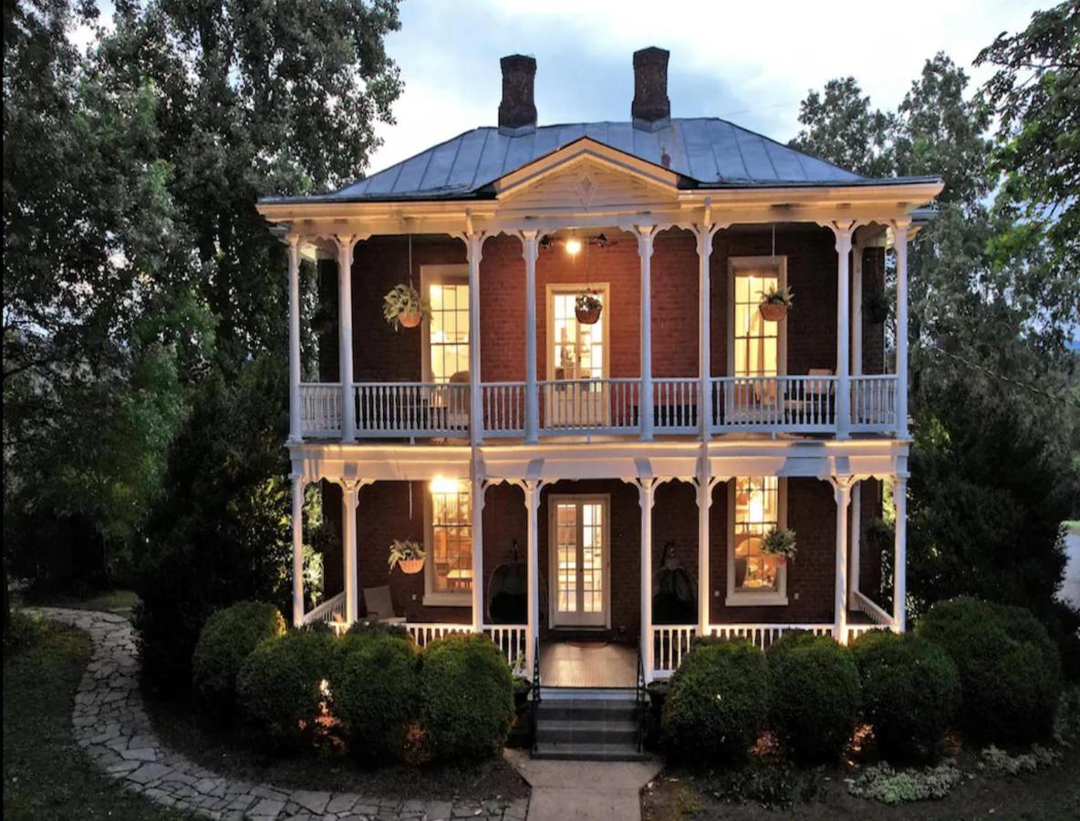 Red Hill Bed And Breakfast Lovingston Exterior photo
