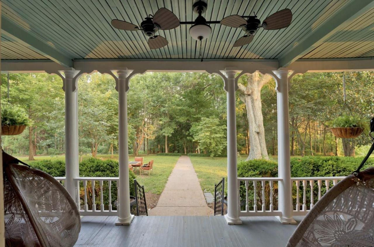 Red Hill Bed And Breakfast Lovingston Exterior photo