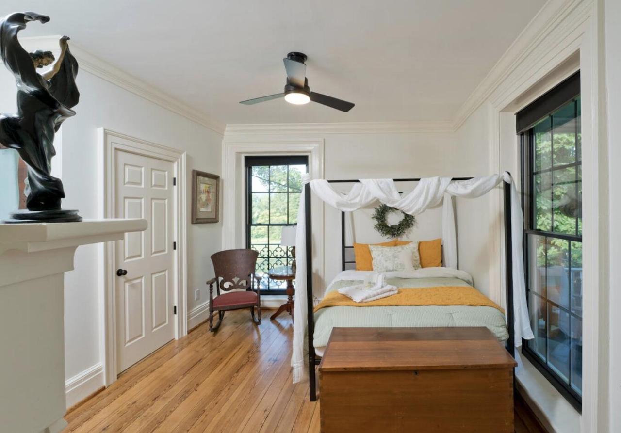 Red Hill Bed And Breakfast Lovingston Exterior photo